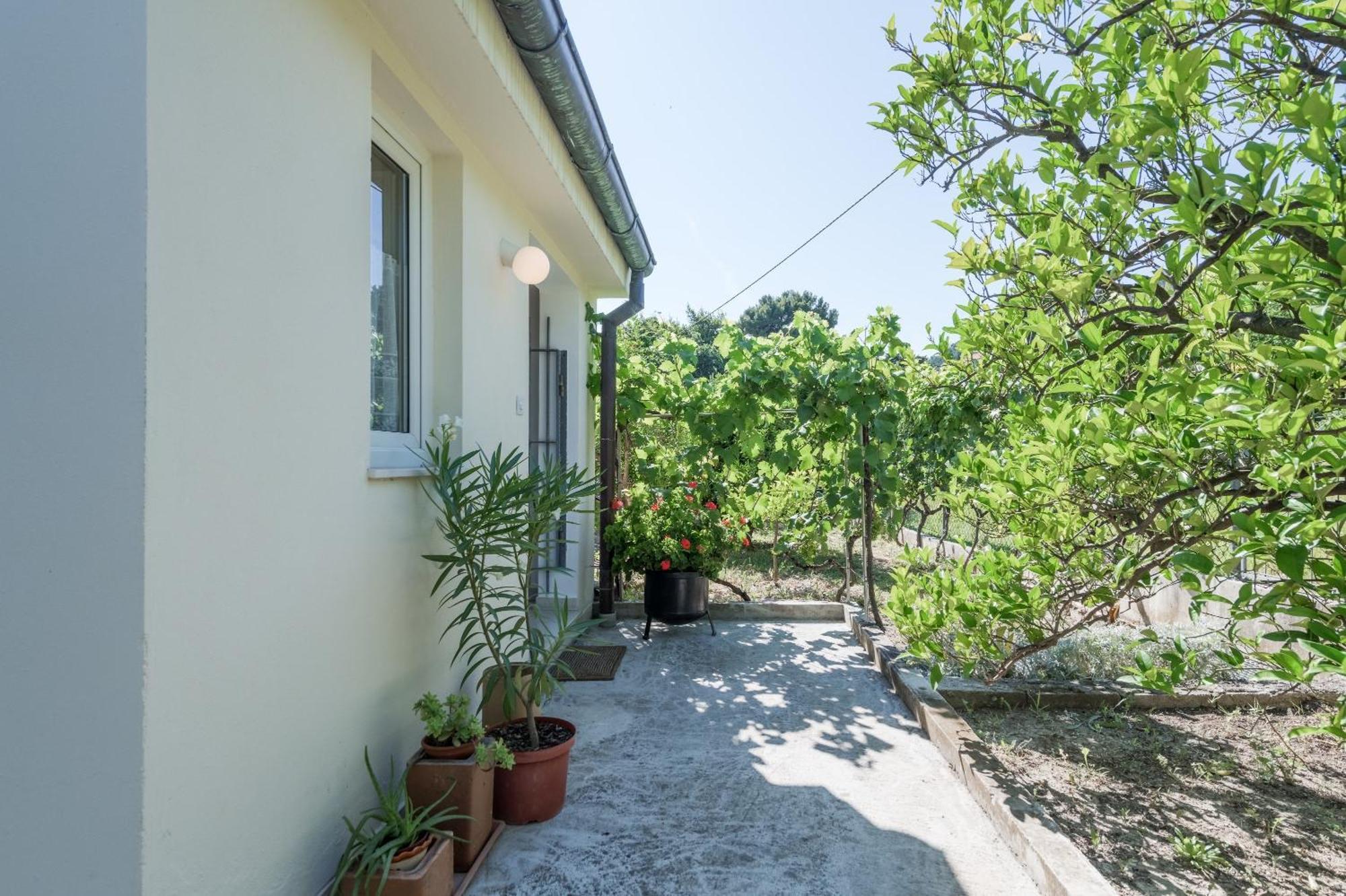 Beachfront Apartment Milan, With Balcony 斯普利特 外观 照片